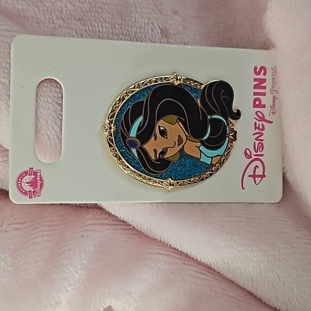 NWT Disney's Princess Jasmine pin
